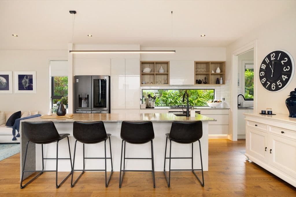 6 Saint Pauls Place, Isle Of Capri QLD 4217, Isle Of Capri - Thumbnail 4