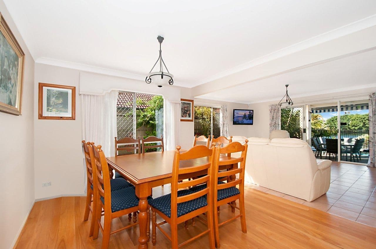 10 Hudson Court, BENOWA QLD 4217, Benowa - Thumbnail 3
