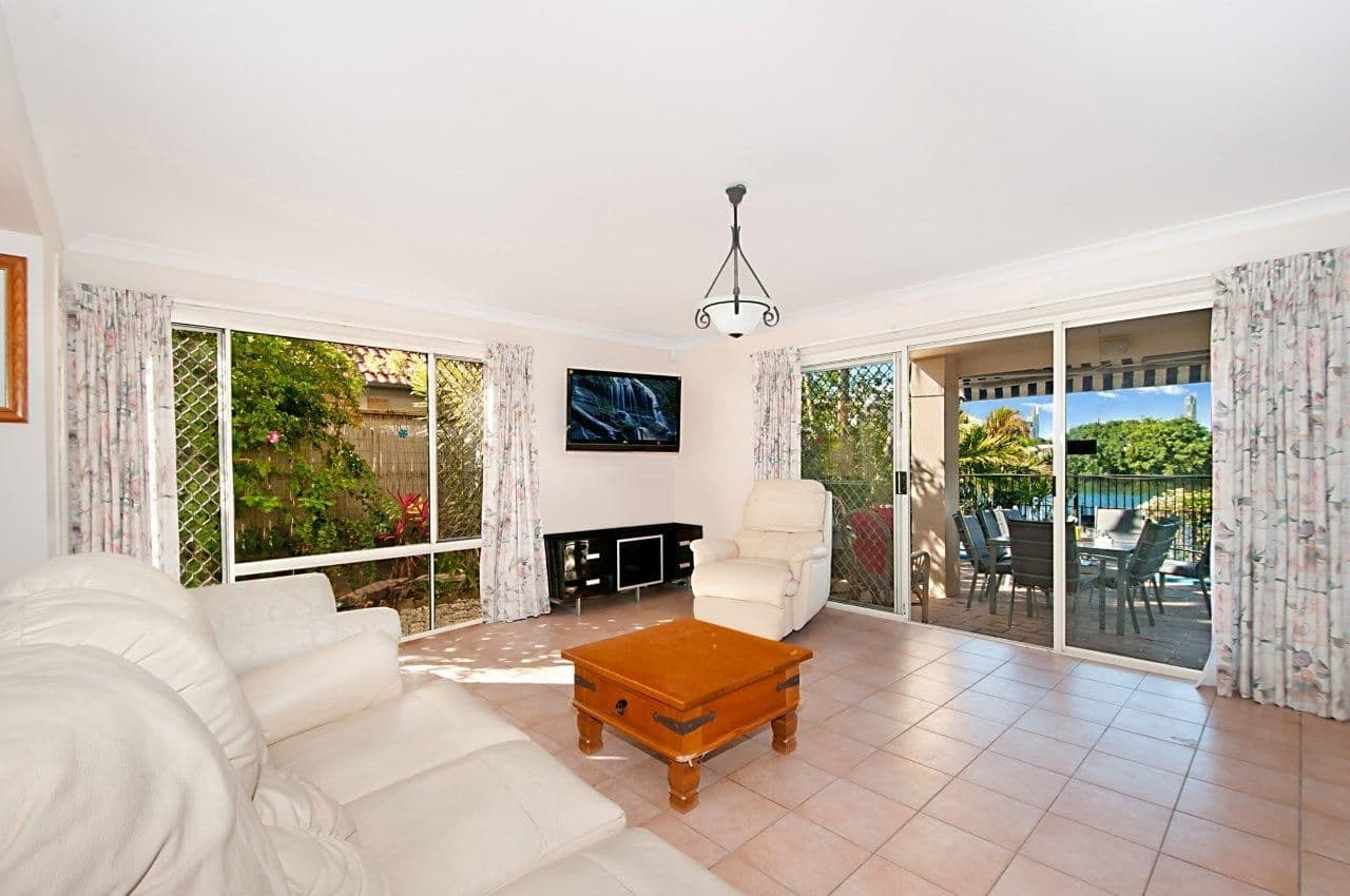 10 Hudson Court, BENOWA QLD 4217, Benowa - Thumbnail 4