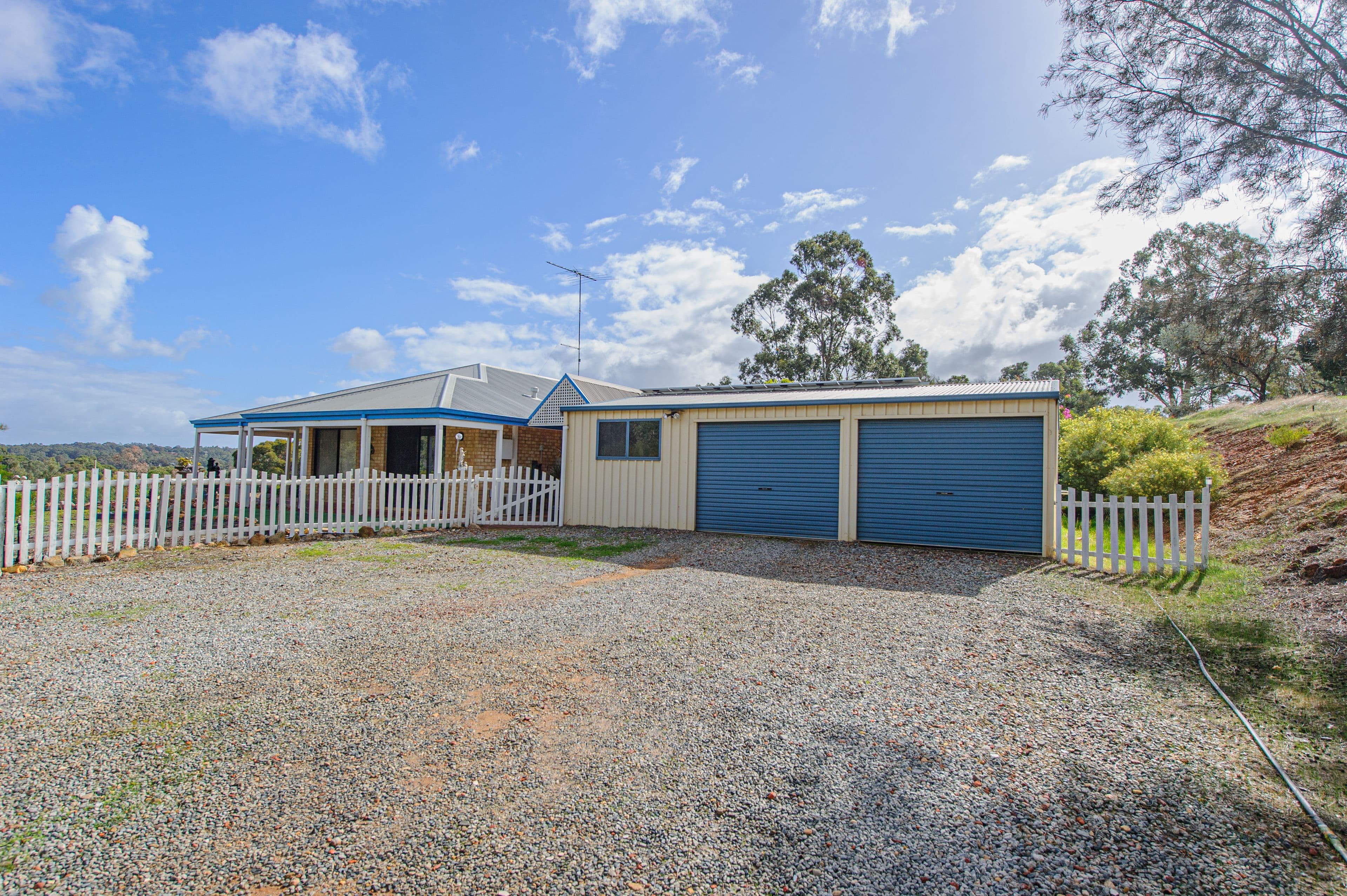 141 Meadowbrook Ramble, Bullsbrook WA 6084, Bullsbrook - Thumbnail 2