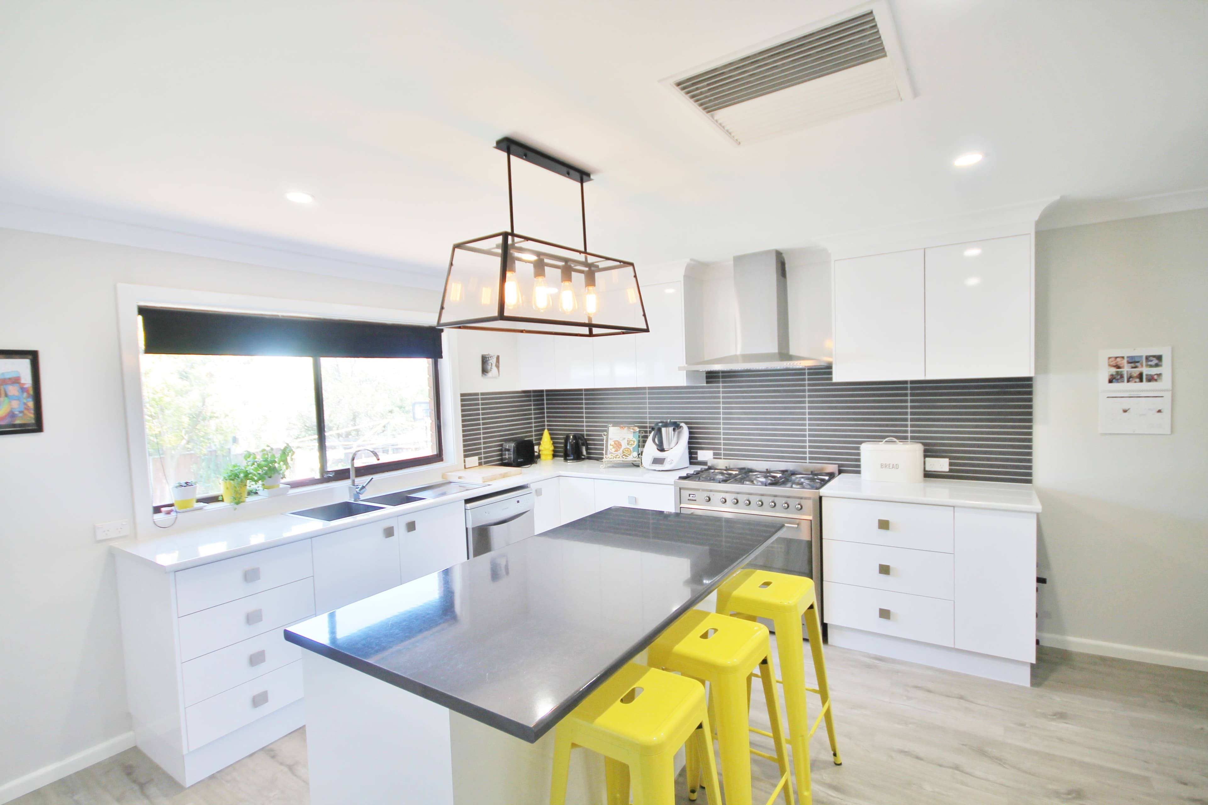 26 Dwyer Drive, Young - Thumbnail 2