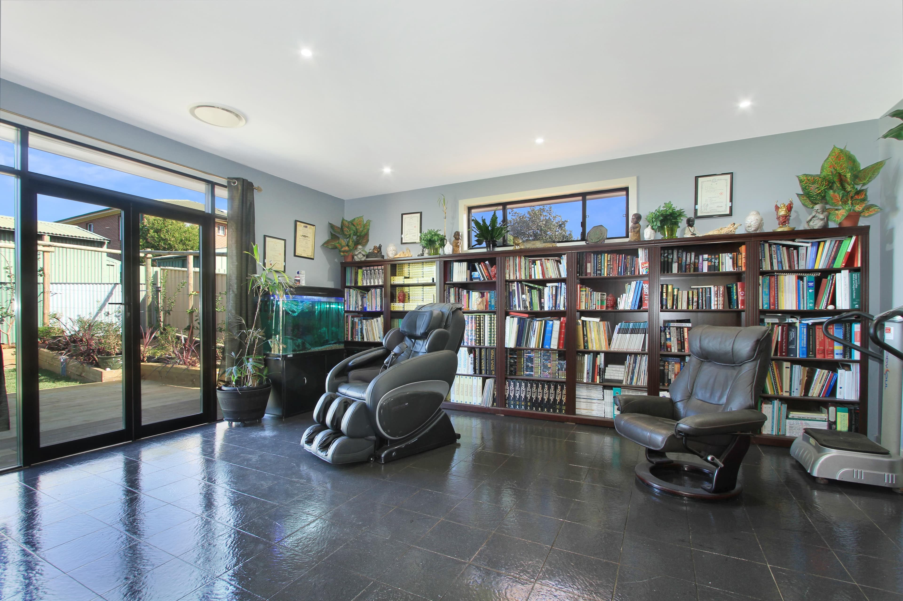 31 Kingsley Drive, Lake Heights - Thumbnail 3