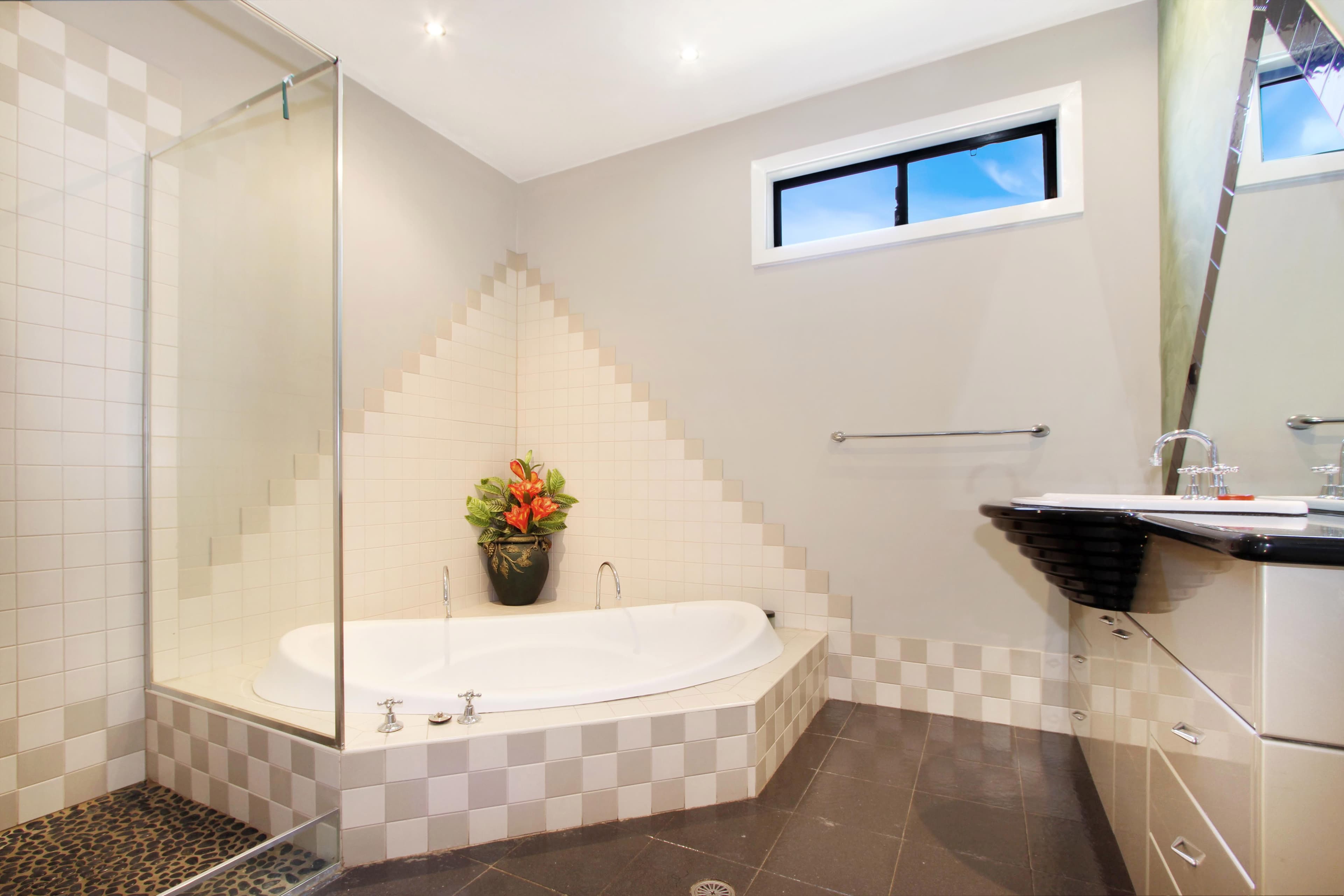 31 Kingsley Drive, Lake Heights - Thumbnail 6