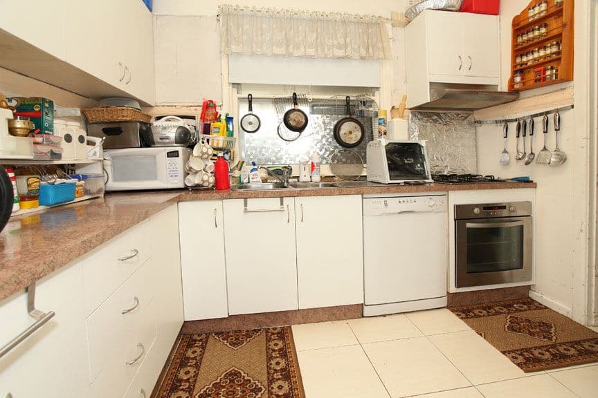 4 Avondale Street, SPRINGVALE VIC 3171, Springvale - Thumbnail 2