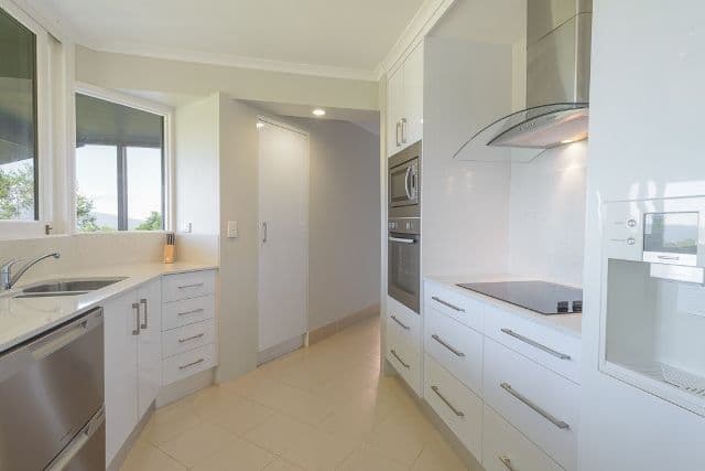 252 Toogood Road, BAYVIEW HEIGHTS QLD 4868, Bayview Heights - Thumbnail 4
