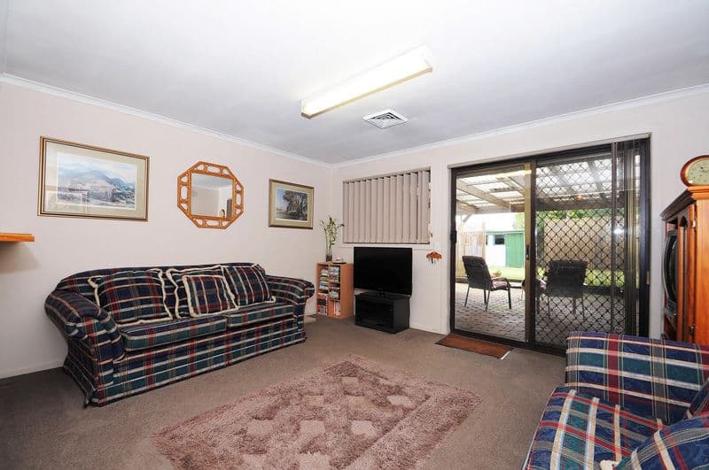 2 Wunalla Road, SEAFORD VIC 3198, Seaford - Thumbnail 5