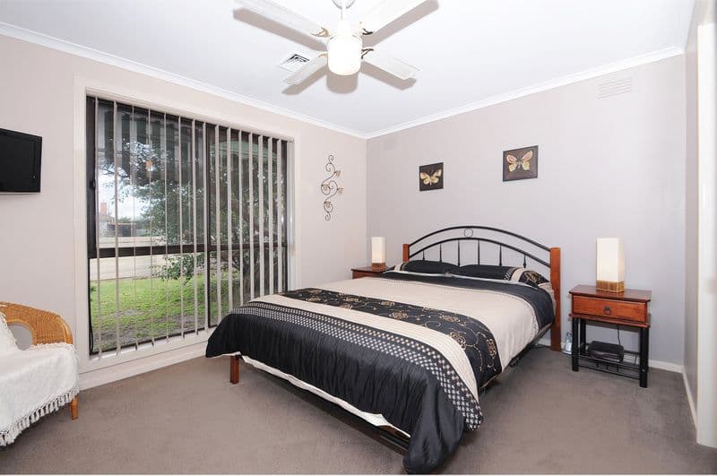 2 Wunalla Road, SEAFORD VIC 3198, Seaford - Thumbnail 6