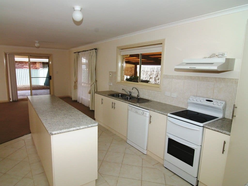 10 Milich Court, Loxton SA 5333, Loxton - Thumbnail 2