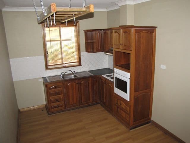3 Hughes Street, BERRI SA 5343, Berri - Thumbnail 2