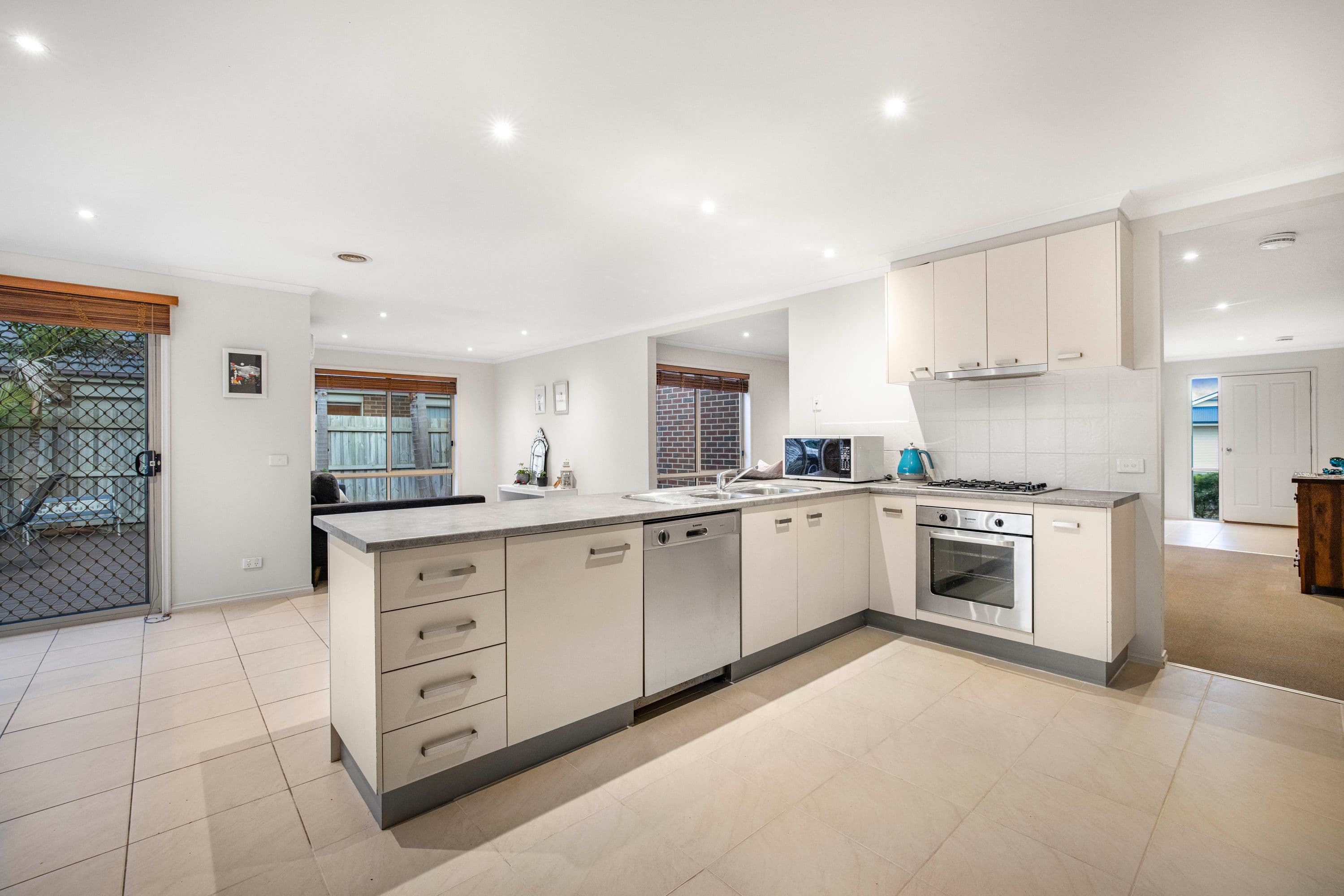 17 Drysdale Street, Pakenham VIC 3810, Pakenham - Thumbnail 4
