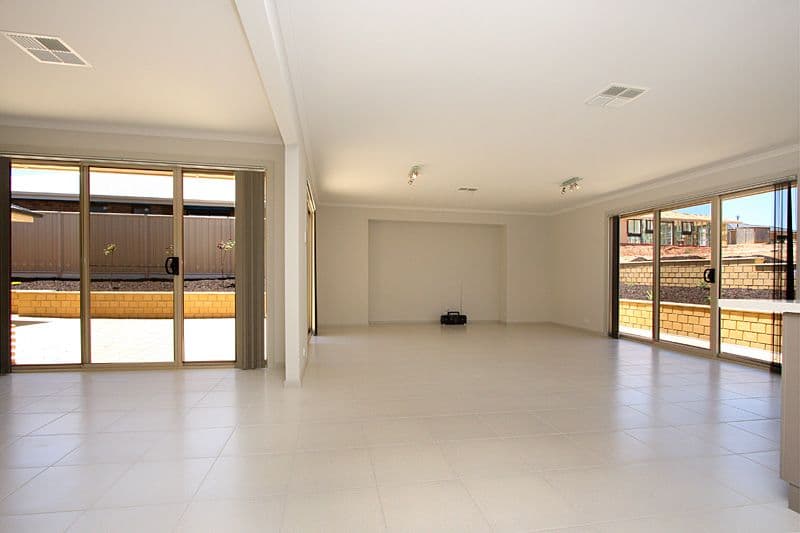 25 Chelmsford Street, CRAIGMORE SA 5114, Craigmore - Thumbnail 2