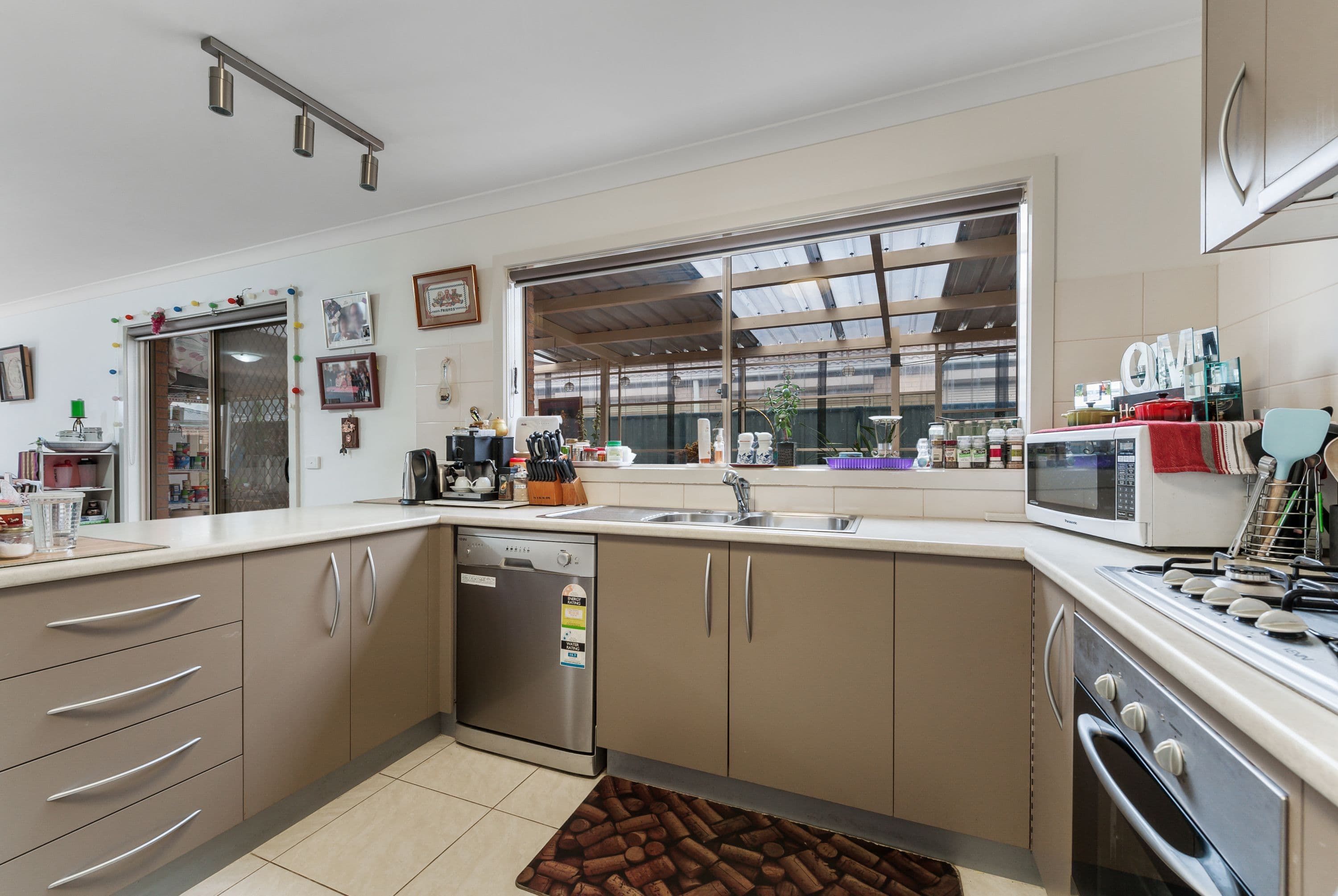 28 Peveril Avenue, Derrimut VIC 3030, Derrimut - Thumbnail 6