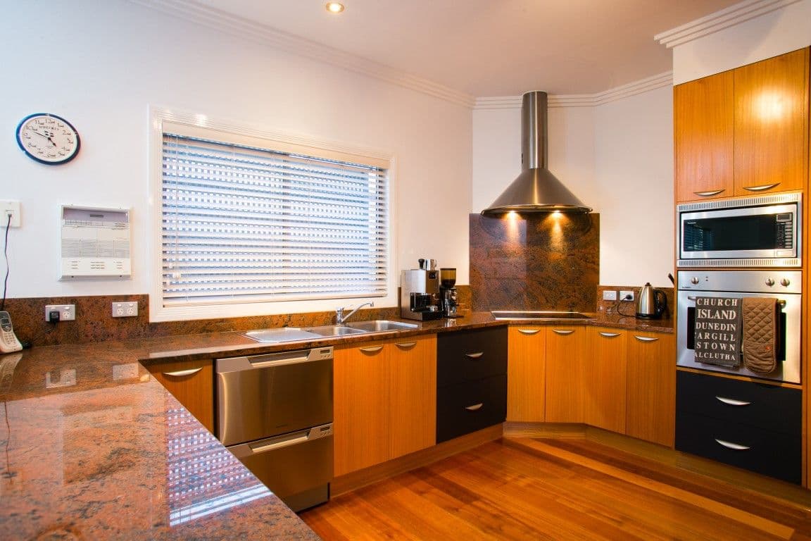 24 Dutton Street, HAWTHORNE QLD 4171, Hawthorne - Thumbnail 2