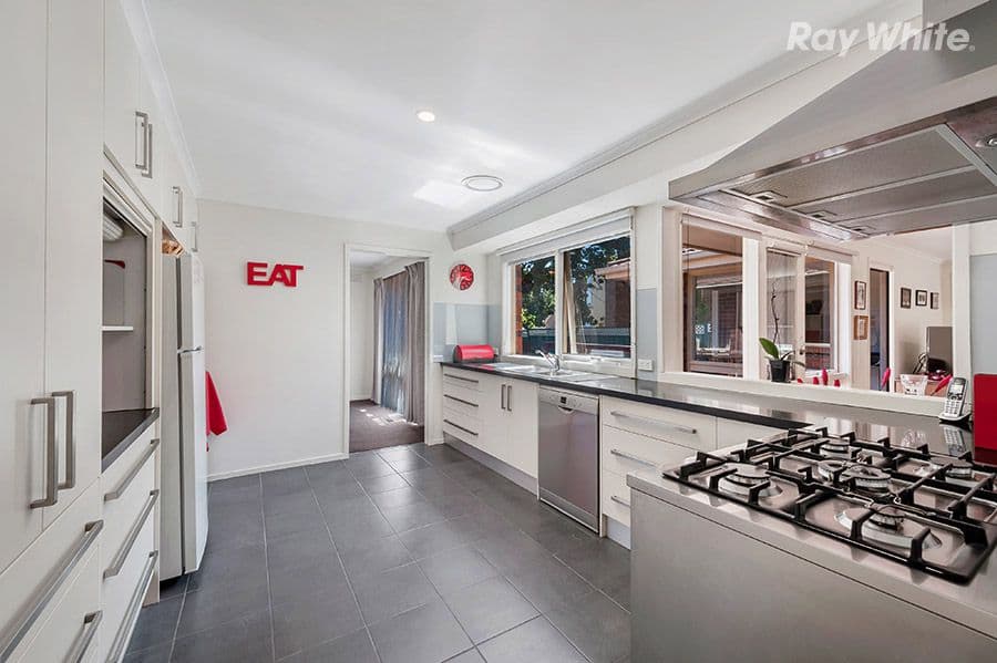 9 Blackman Avenue, Mill Park VIC 3082, Mill Park - Thumbnail 3