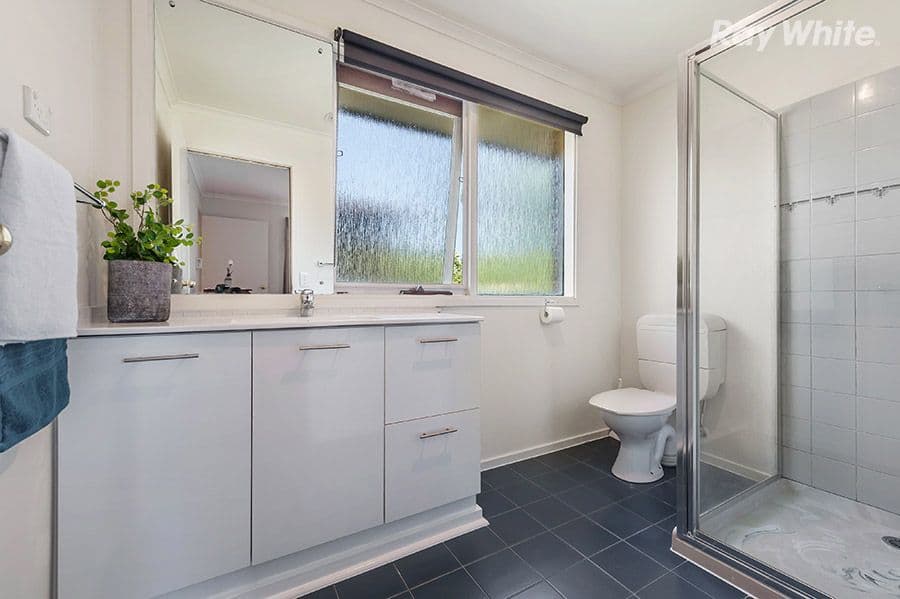 9 Blackman Avenue, Mill Park VIC 3082, Mill Park - Thumbnail 5