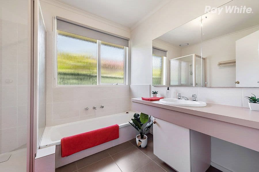 9 Blackman Avenue, Mill Park VIC 3082, Mill Park - Thumbnail 8