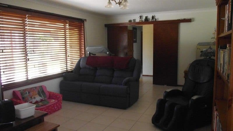 25 Bowditch Crescent, PARKES NSW 2870, Parkes - Thumbnail 2