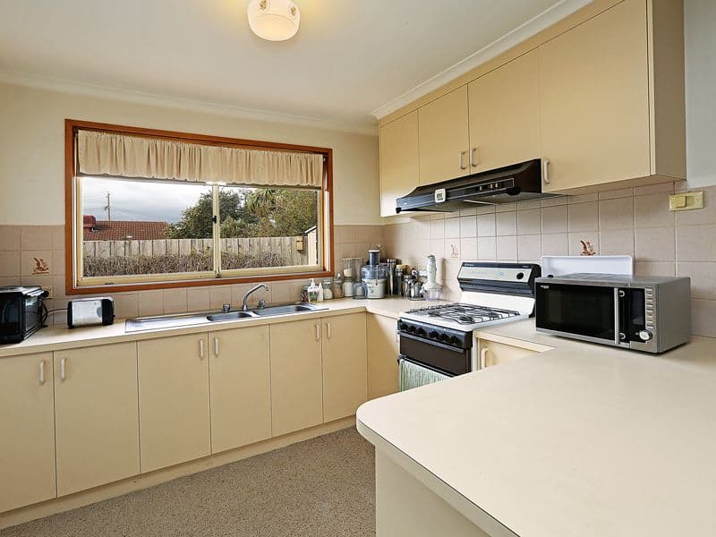 45 Burdoo Drive, GROVEDALE VIC 3216, Grovedale - Thumbnail 2