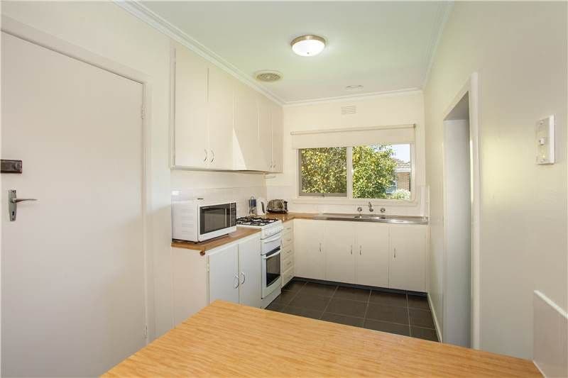 1-4 Howe Court, GEELONG WEST VIC 3218, Geelong West - Thumbnail 2