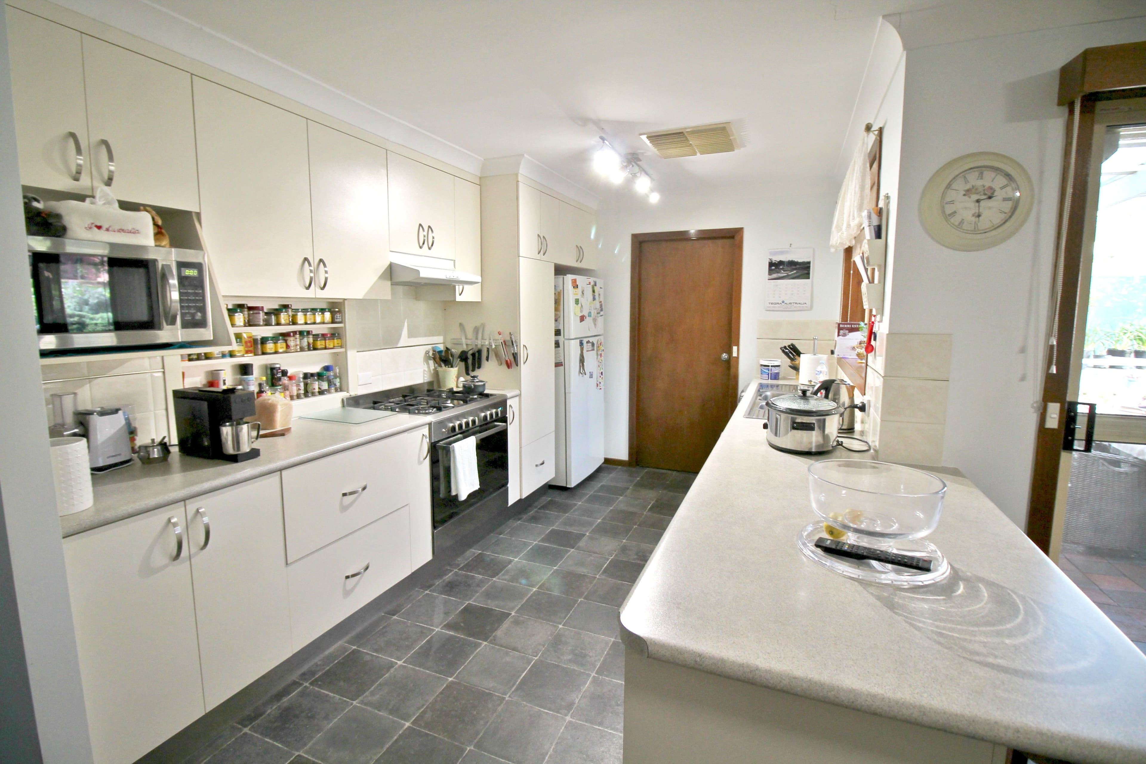 30 McNarry Place, Young NSW 2594, Young - Thumbnail 2