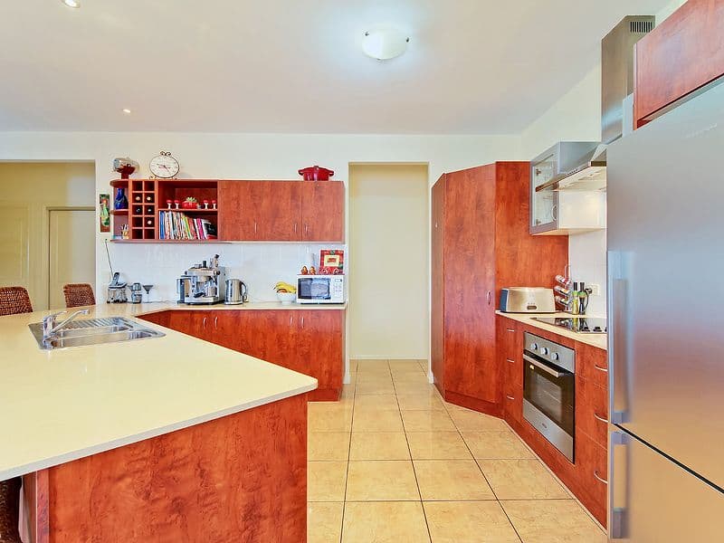 18 Kanangra Crescent, PACIFIC PINES QLD 4211, Pacific Pines - Thumbnail 3