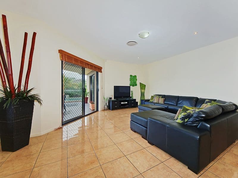 18 Kanangra Crescent, PACIFIC PINES QLD 4211, Pacific Pines - Thumbnail 6