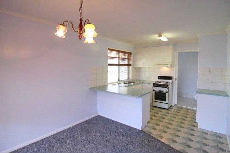 16 Reisling Court, WILSONTON HEIGHTS QLD 4350, Wilsonton Heights - Thumbnail 2