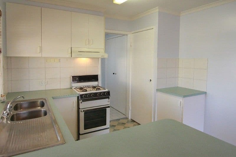 16 Reisling Court, WILSONTON HEIGHTS QLD 4350, Wilsonton Heights - Thumbnail 4