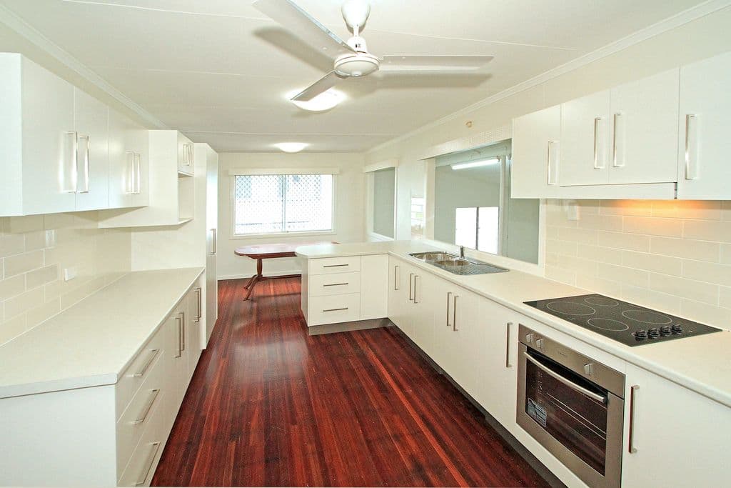 206 Upper Dawson Road, The Range QLD 4700, The Range - Thumbnail 5