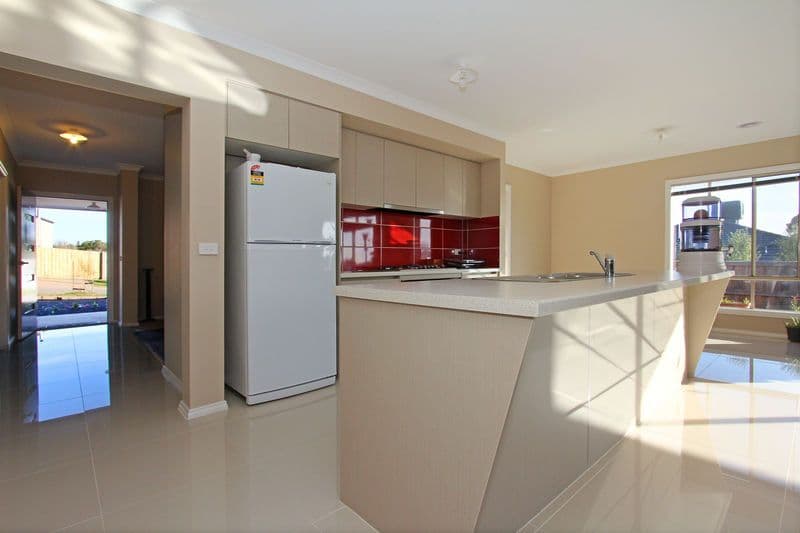 3 Crestwood Drive, ROSEBUD VIC 3939, Rosebud - Thumbnail 5