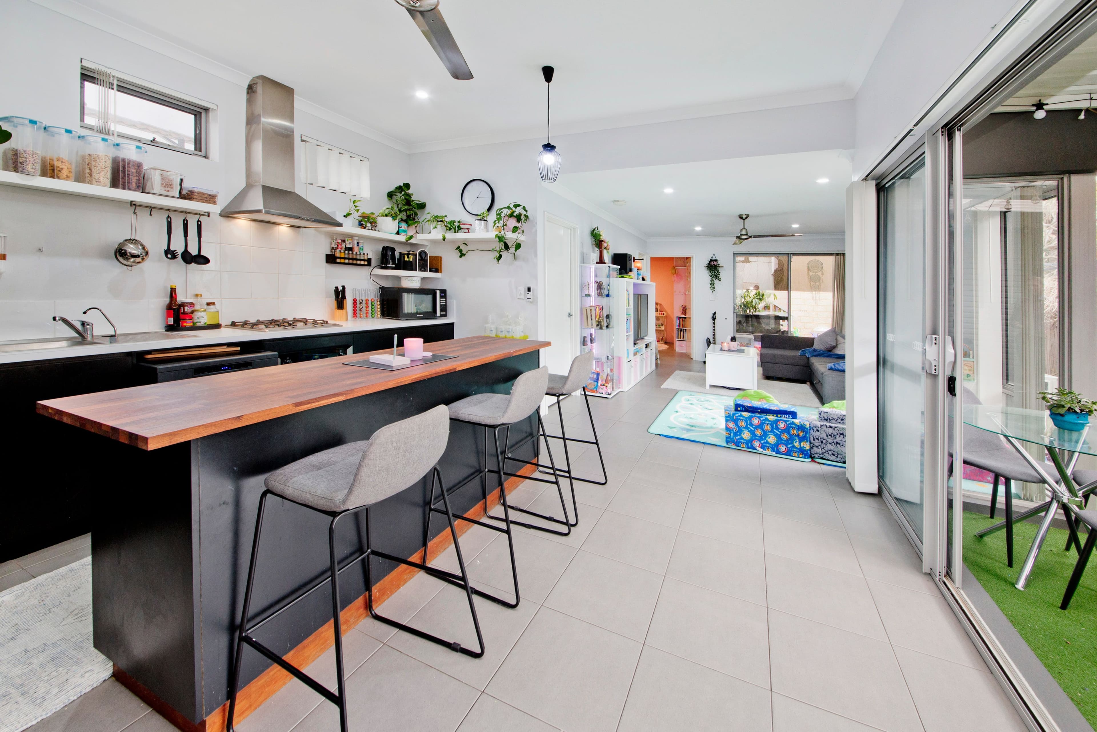 60 Culloton Crescent, Balga WA 6061, Balga - Thumbnail 2