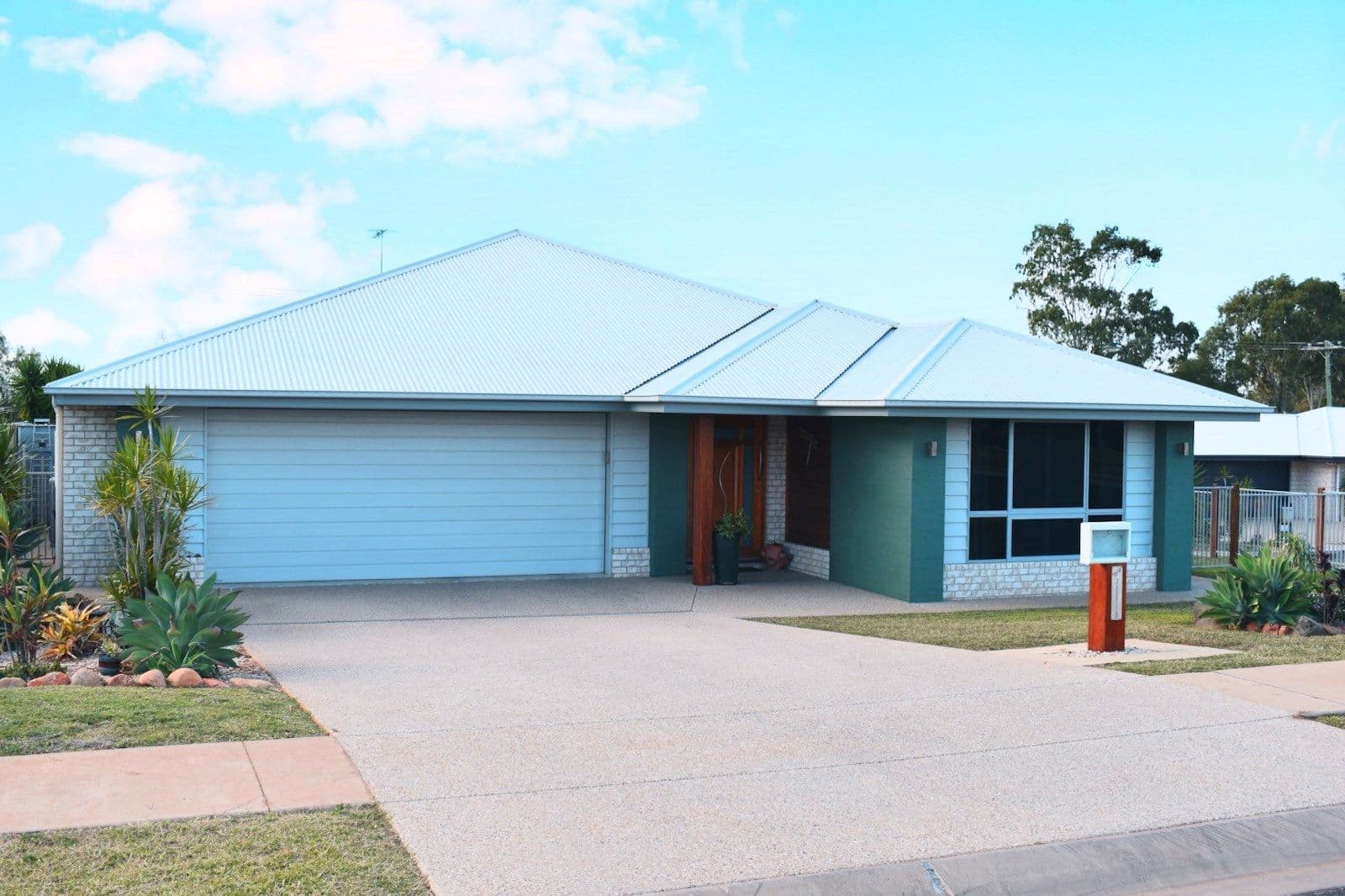 2 Rosehill Road, Emerald QLD 4720, Emerald - Image 1