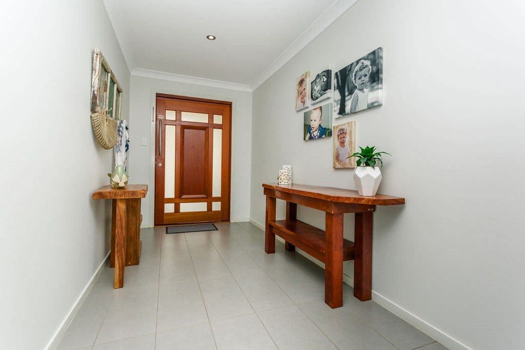 2 Rosehill Road, Emerald QLD 4720, Emerald - Thumbnail 2