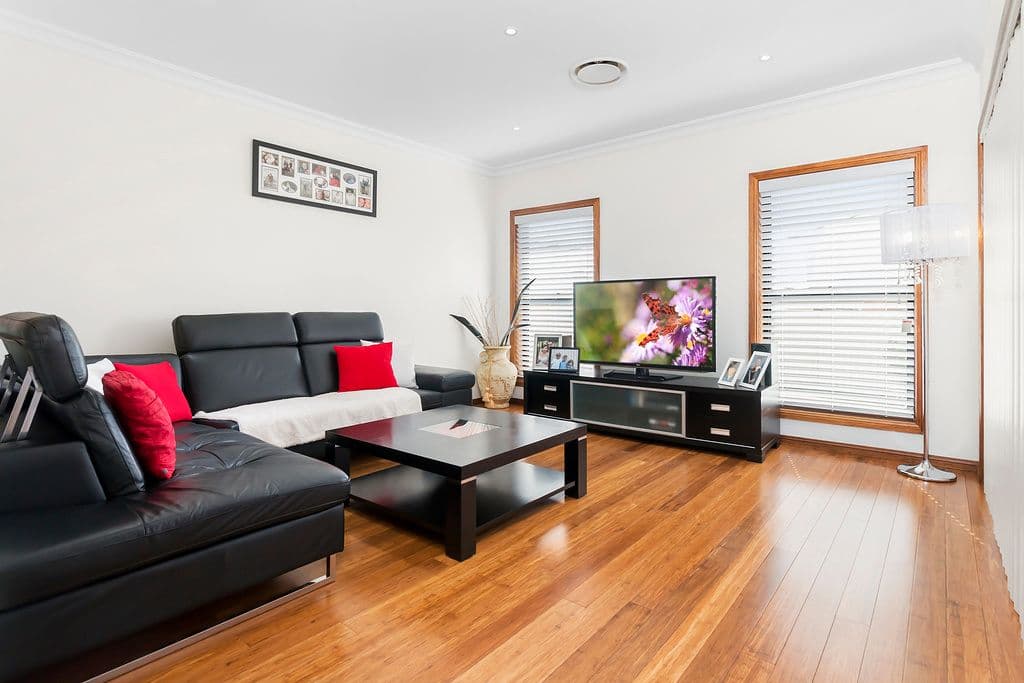 23 Bryant Avenue, Middleton Grange - Thumbnail 2