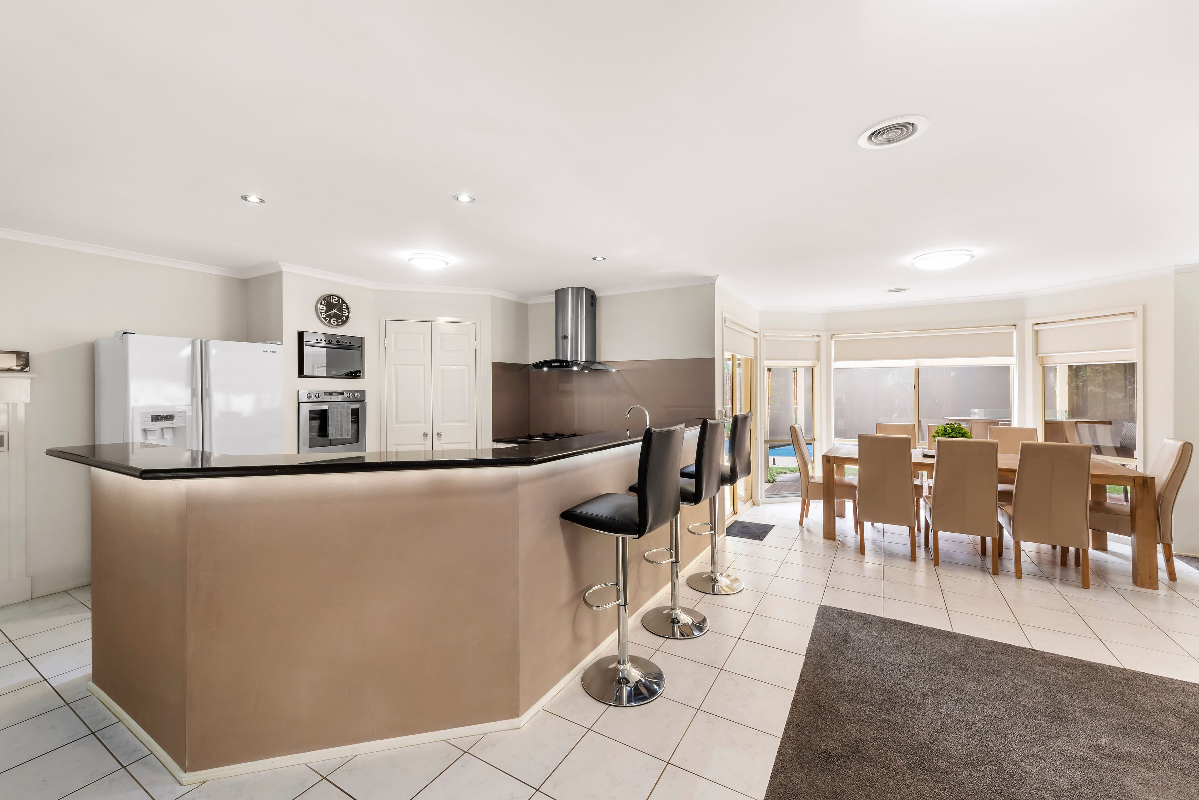 7 Hampden Court, Rowville VIC 3178, Rowville - Thumbnail 2