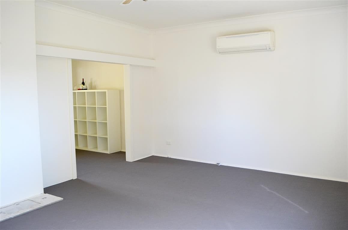 54 Clarke Street, Tumut - Thumbnail 3