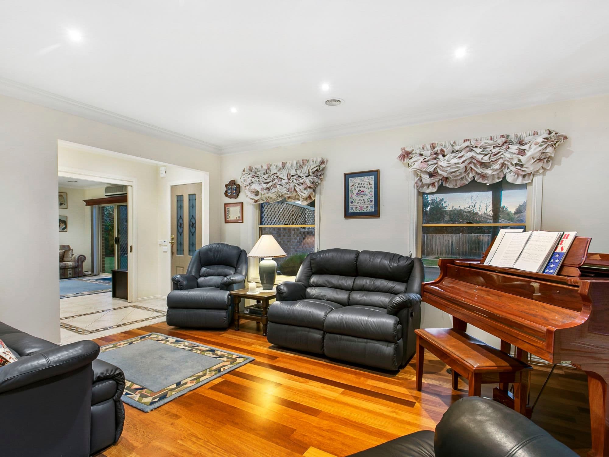 29 Willslie Crescent, Berwick VIC 3806, Berwick - Thumbnail 3
