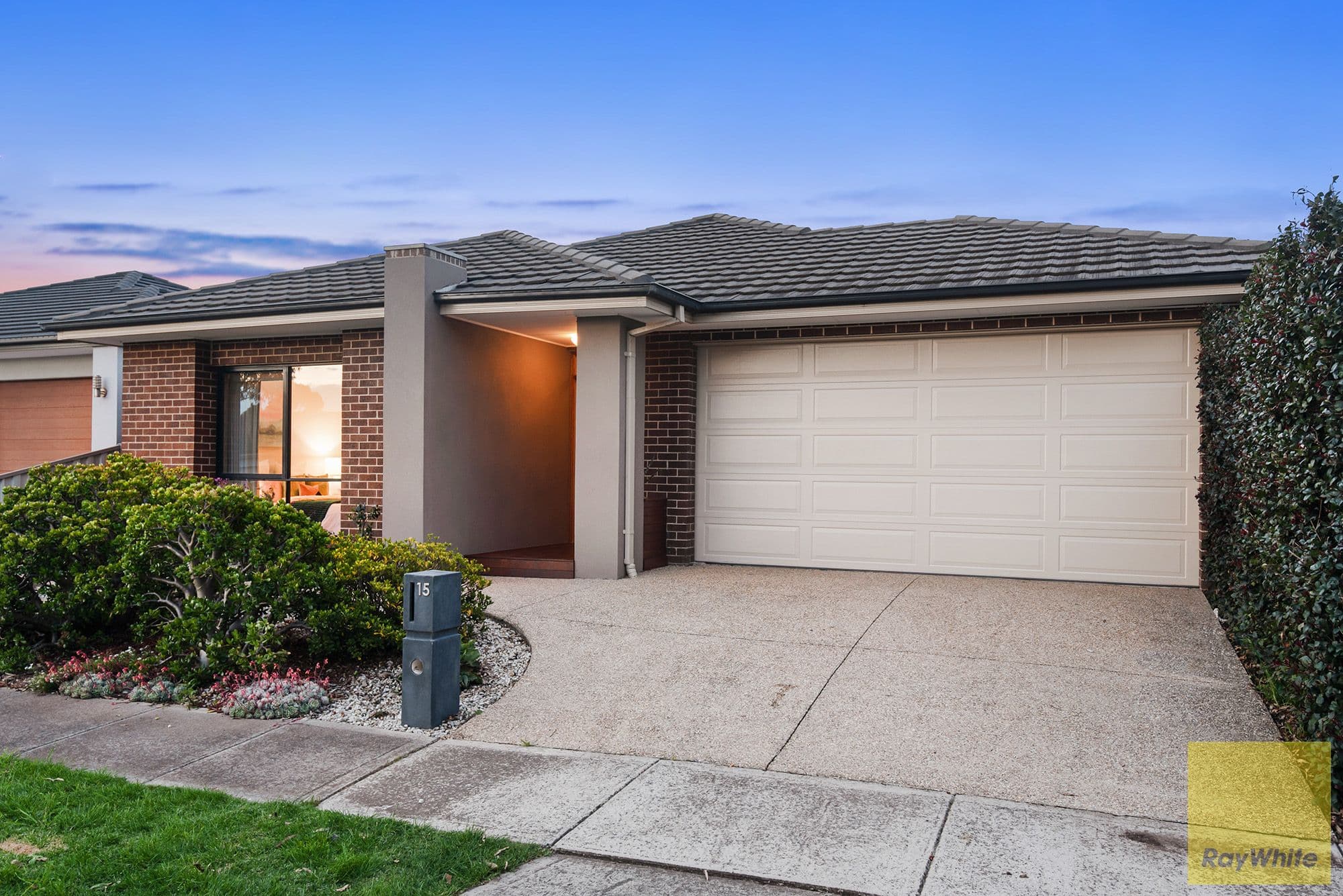 15 Tallgrass Avenue, Truganina VIC 3029, Truganina - Thumbnail 2
