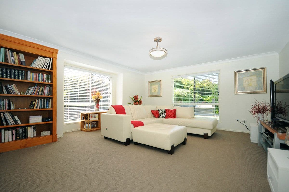 12 Campbell Drive, Highfields QLD 4352, Highfields - Thumbnail 2