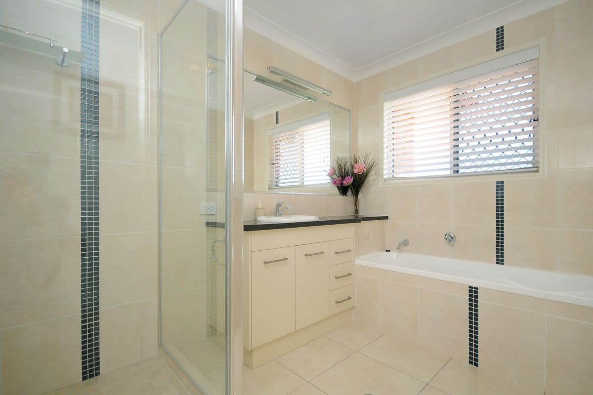 12 Campbell Drive, Highfields QLD 4352, Highfields - Thumbnail 8