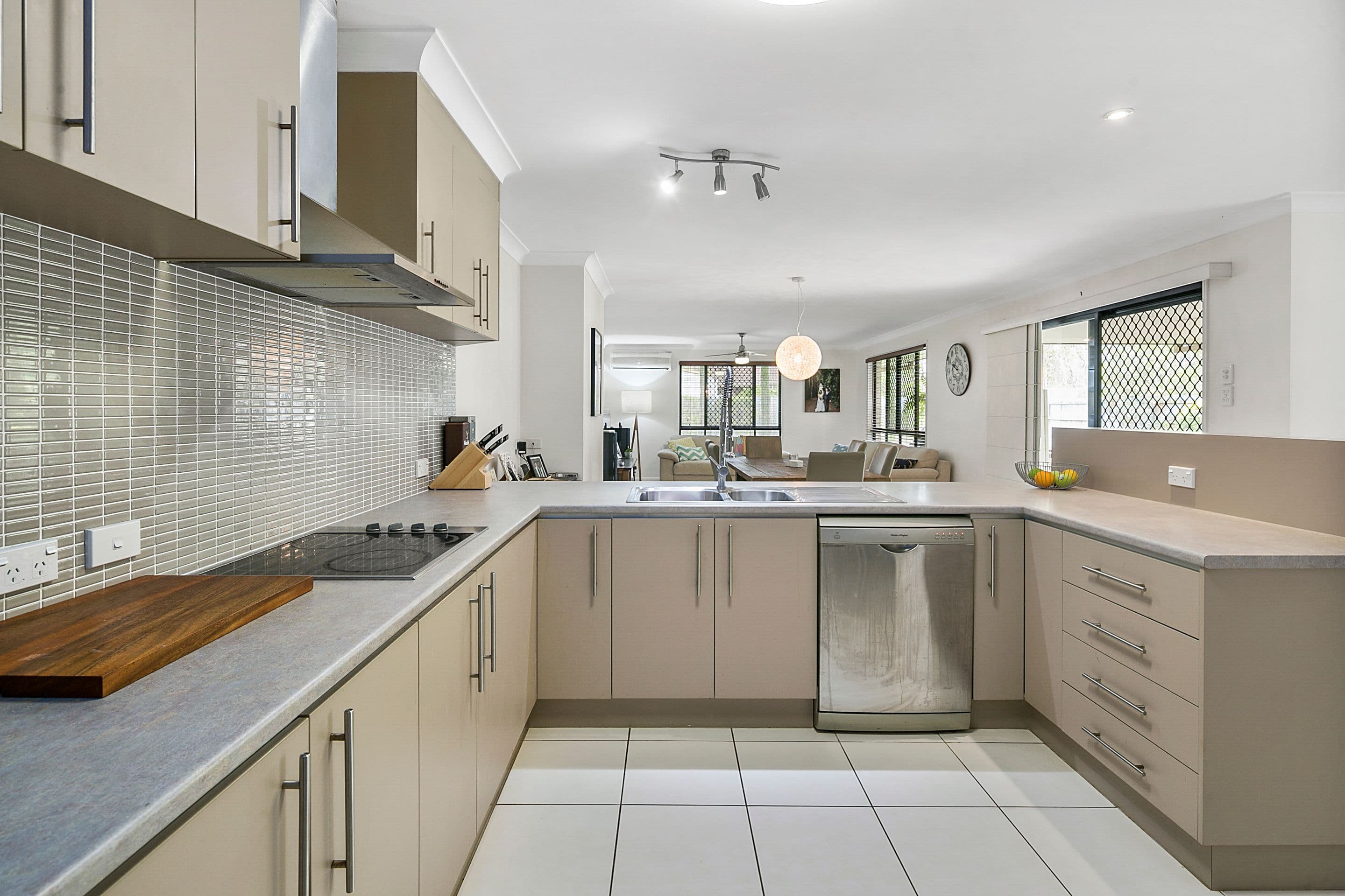 43 Poloni Place, Wellington Point QLD 4160, Wellington Point - Thumbnail 2