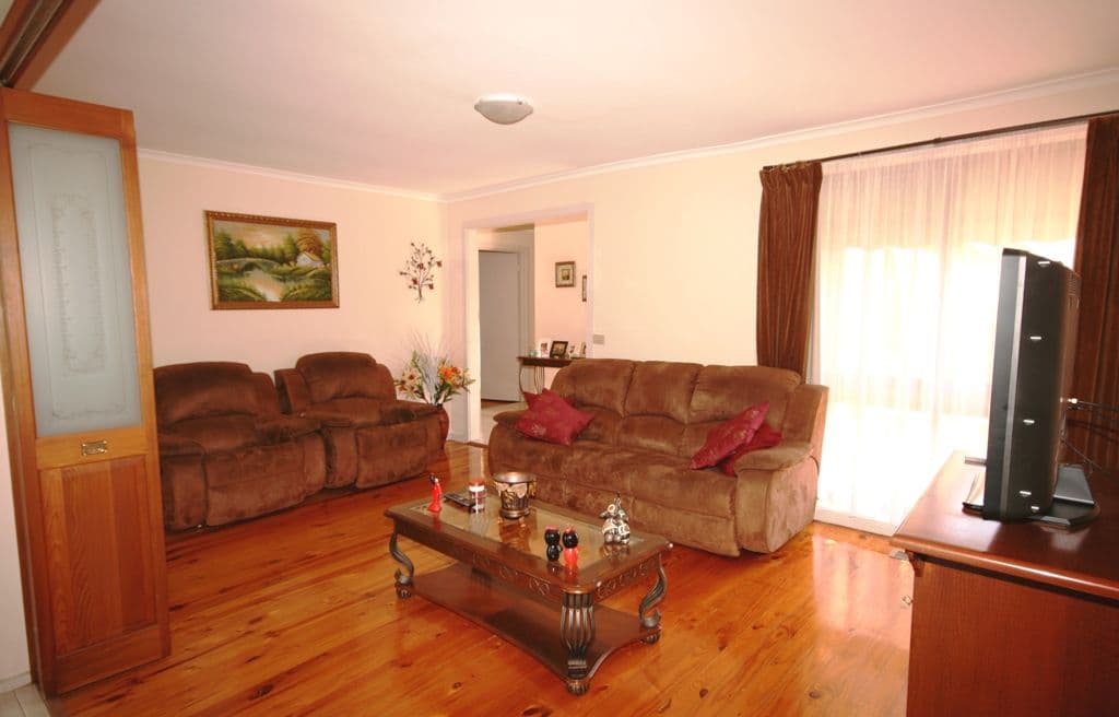 8 Balnarring Drive, KINGS PARK VIC 3021, Kings Park - Thumbnail 2