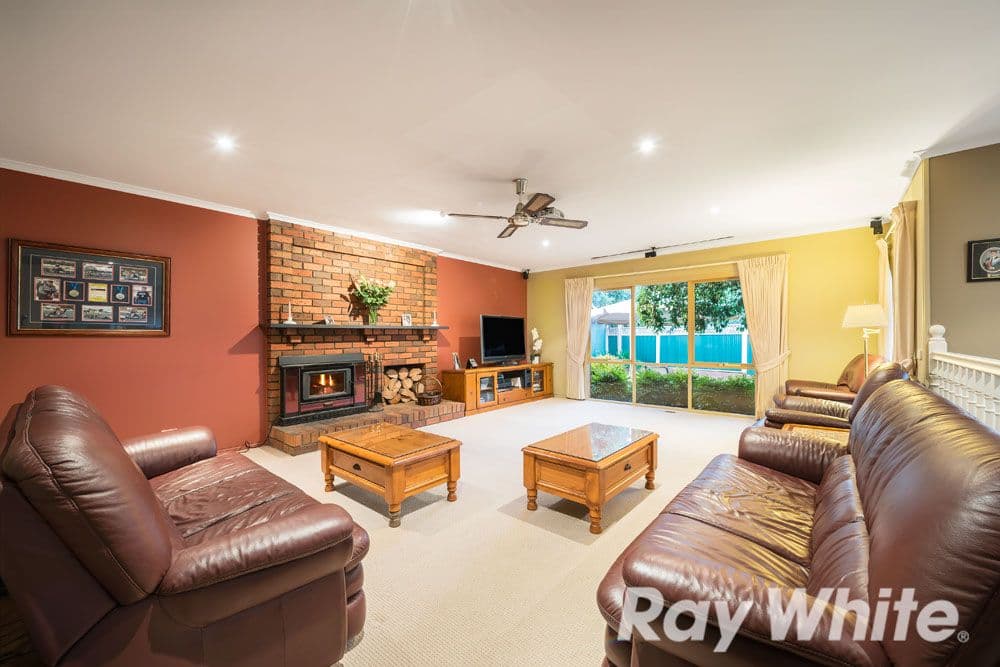 5 Damian Place, Wantirna South VIC 3152, Wantirna South - Thumbnail 2