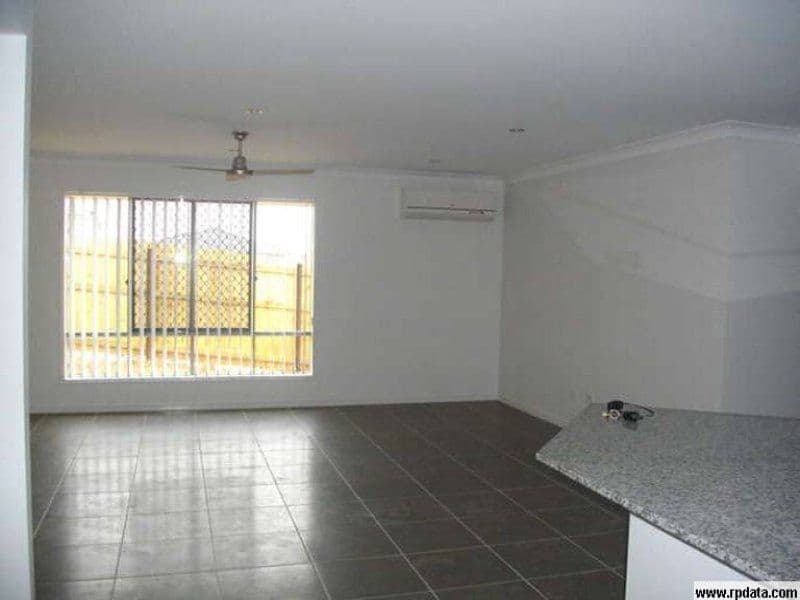 15 Hadrian Crescent, PACIFIC PINES QLD 4211, Pacific Pines - Thumbnail 4