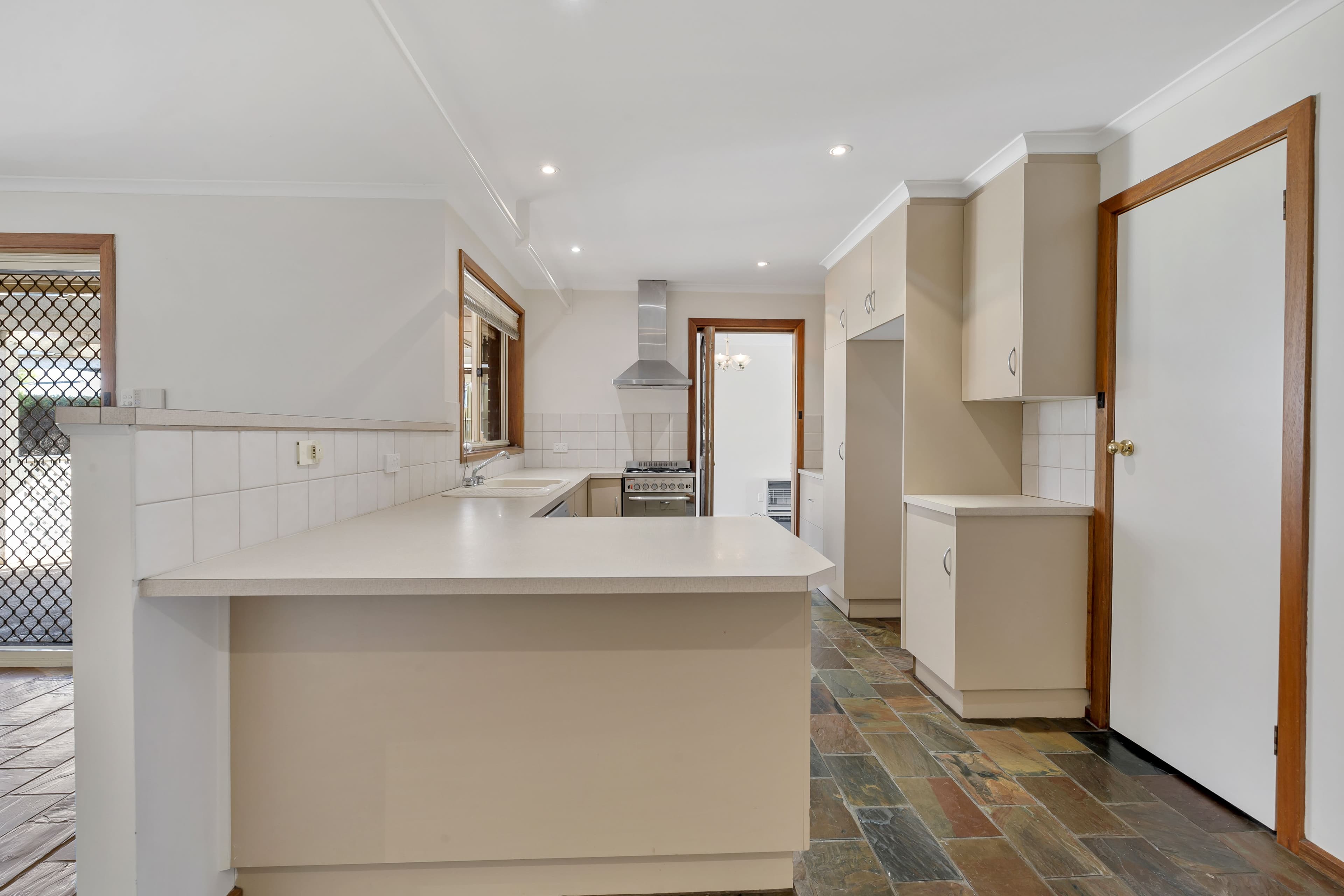 23 Coorabie Crescent, Hallett Cove SA 5158, Hallett Cove - Thumbnail 5