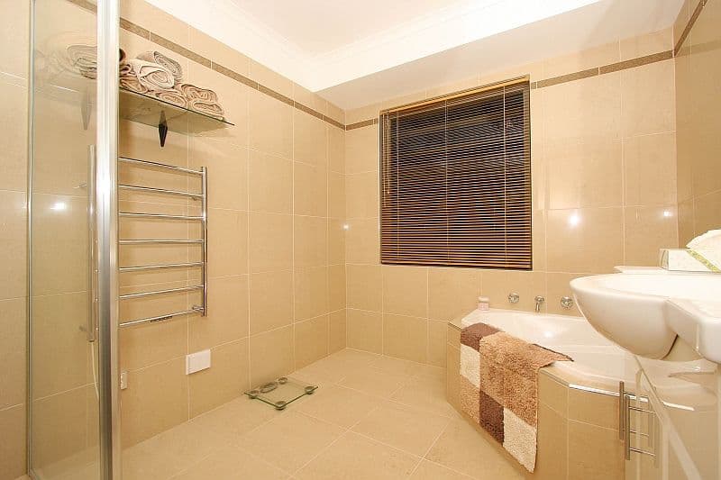 4 Heysen Court, MILL PARK VIC 3082, Mill Park - Thumbnail 8