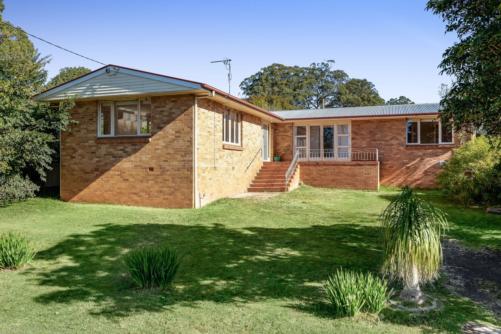 2 Ross Street, Mount Lofty QLD 4350, Mount Lofty - Thumbnail 2