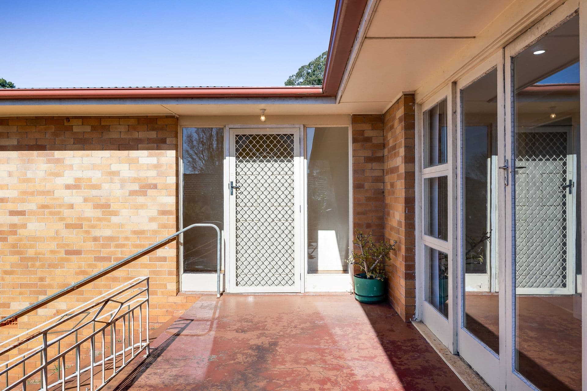 2 Ross Street, Mount Lofty QLD 4350, Mount Lofty - Thumbnail 3