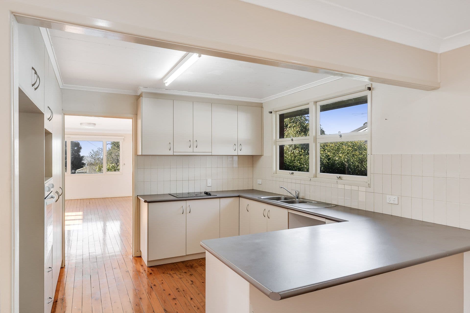 2 Ross Street, Mount Lofty QLD 4350, Mount Lofty - Thumbnail 6