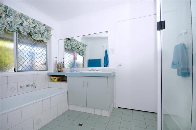 9 Byrd Court, WILSONTON QLD 4350, Wilsonton - Thumbnail 4